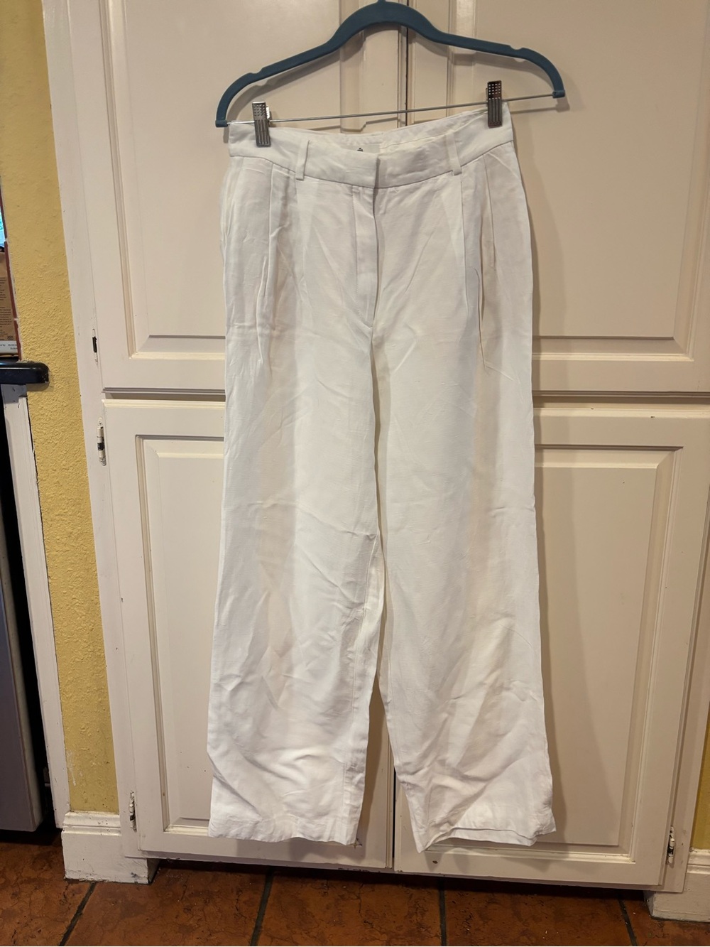 Babaton White Pleated Linen pants.Size 8